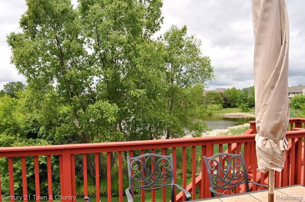 1211 Tulberry Circle Rochester, MI 48306 - Photo 5 of 39 33.jpg