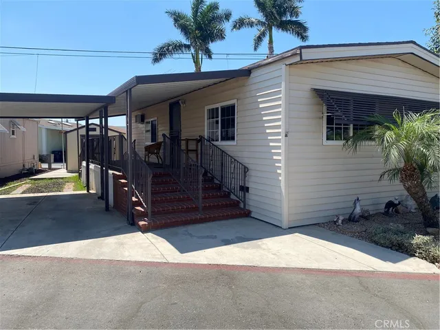 a view of a entryway door of the house