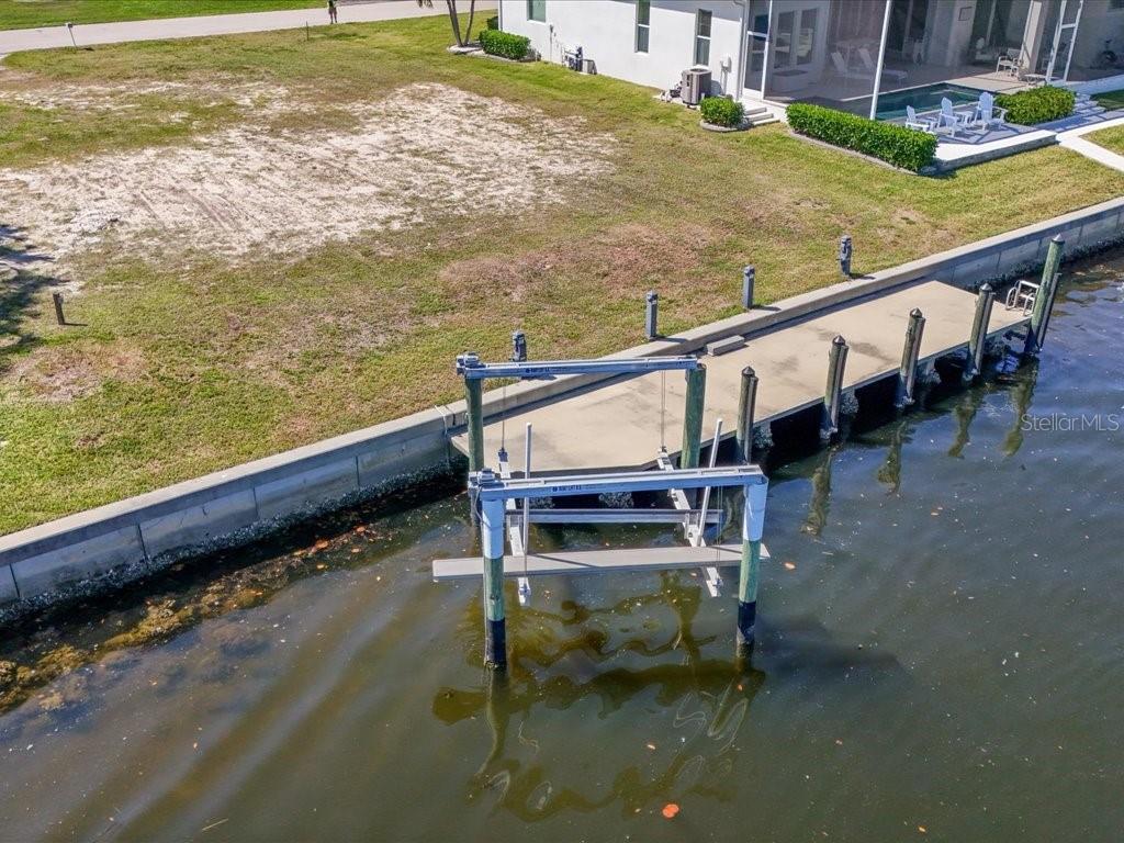 2120 Gulfview Road Punta Gorda, FL 33950 - Photo 4 of 6 a view of a ocean from a balcony