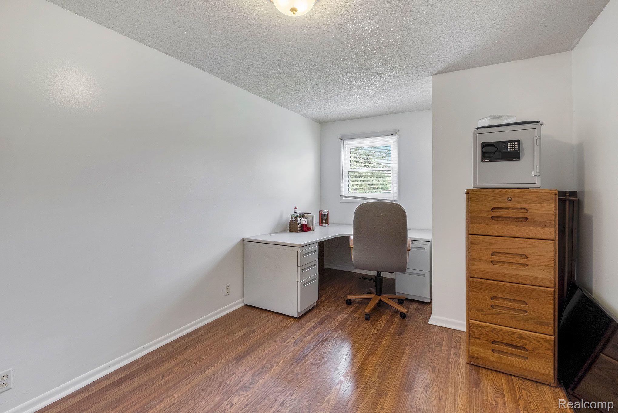 2121 Morrish Road Flushing, MI 48433 - Photo 14 of 24 Gallery Image 14