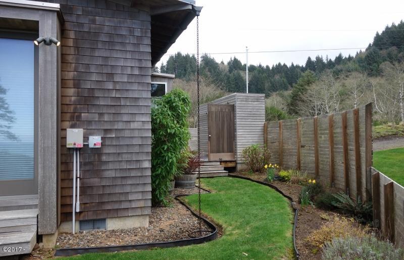 50007 South South Beach Point Road Neskowin, OR 97149 - Photo 31 of 31 Walker 047 (800x514)