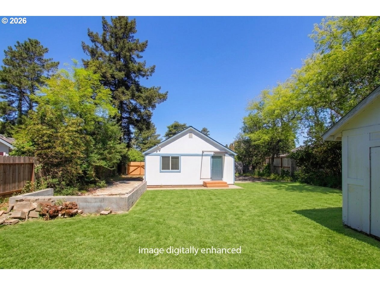 1860 30th Street Florence, OR 97439 - Photo 32 of 39