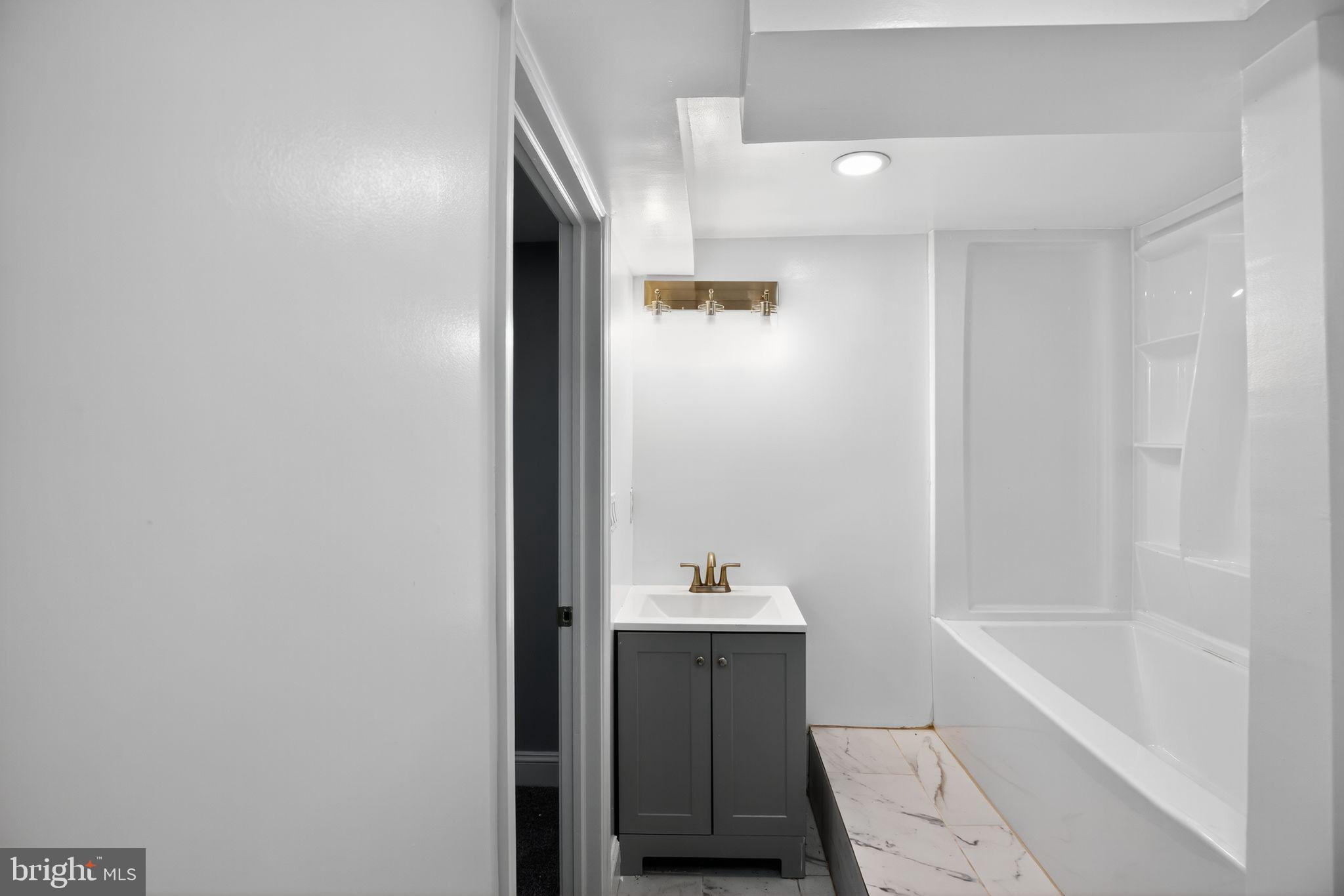 511 Sylvan Way Pasadena, MD 21122 - Photo 25 of 44