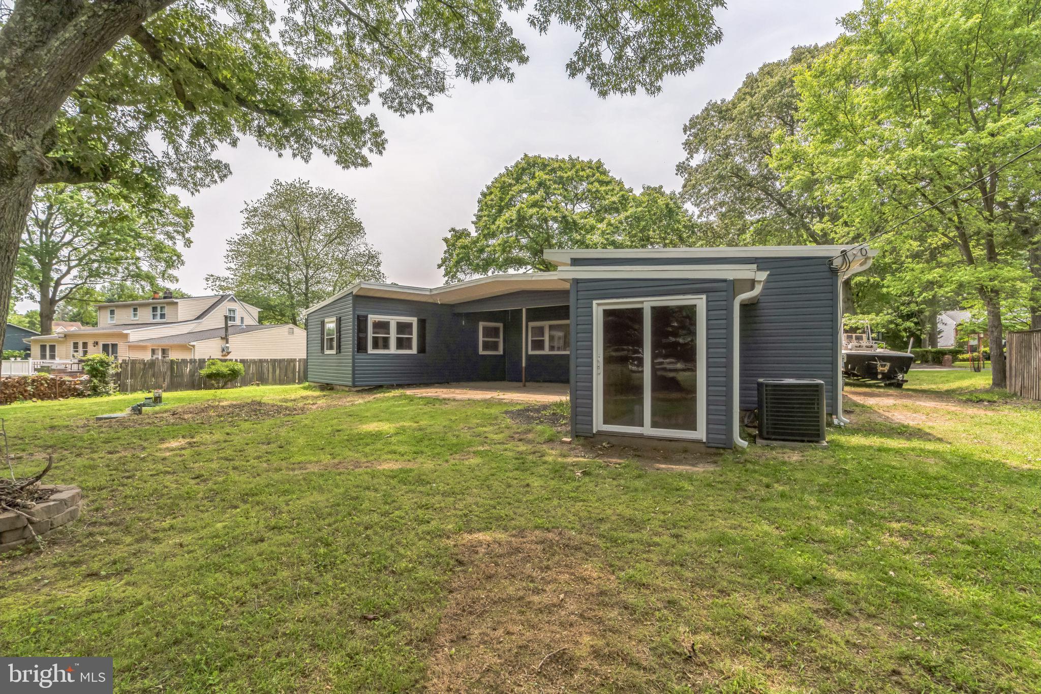 511 Sylvan Way Pasadena, MD 21122 - Photo 5 of 44