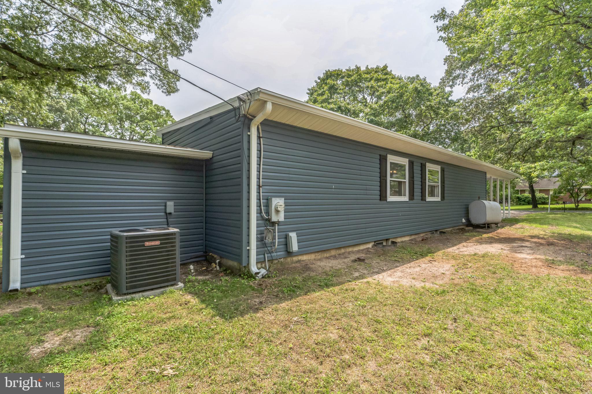 511 Sylvan Way Pasadena, MD 21122 - Photo 6 of 44