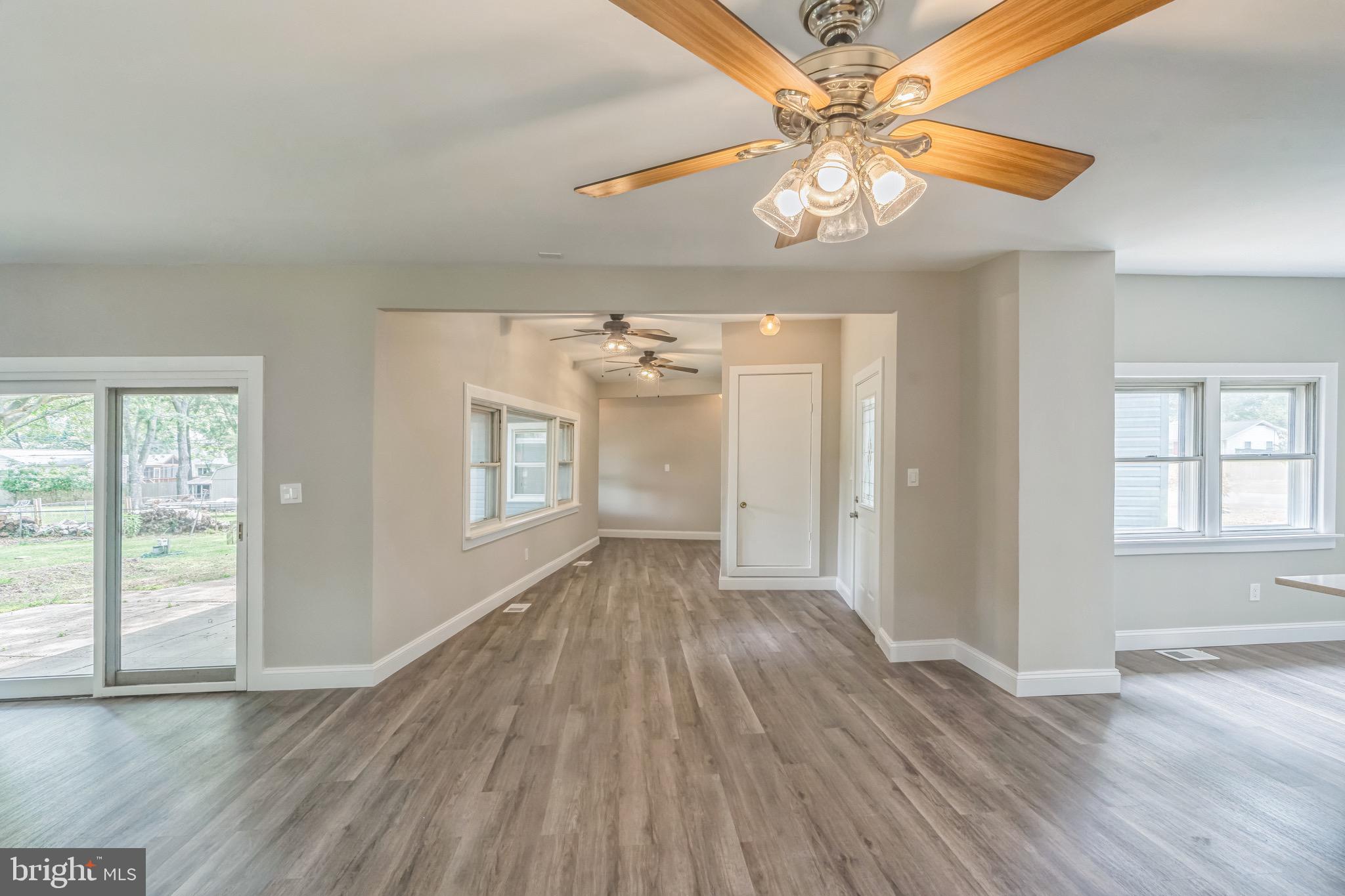 511 Sylvan Way Pasadena, MD 21122 - Photo 10 of 44