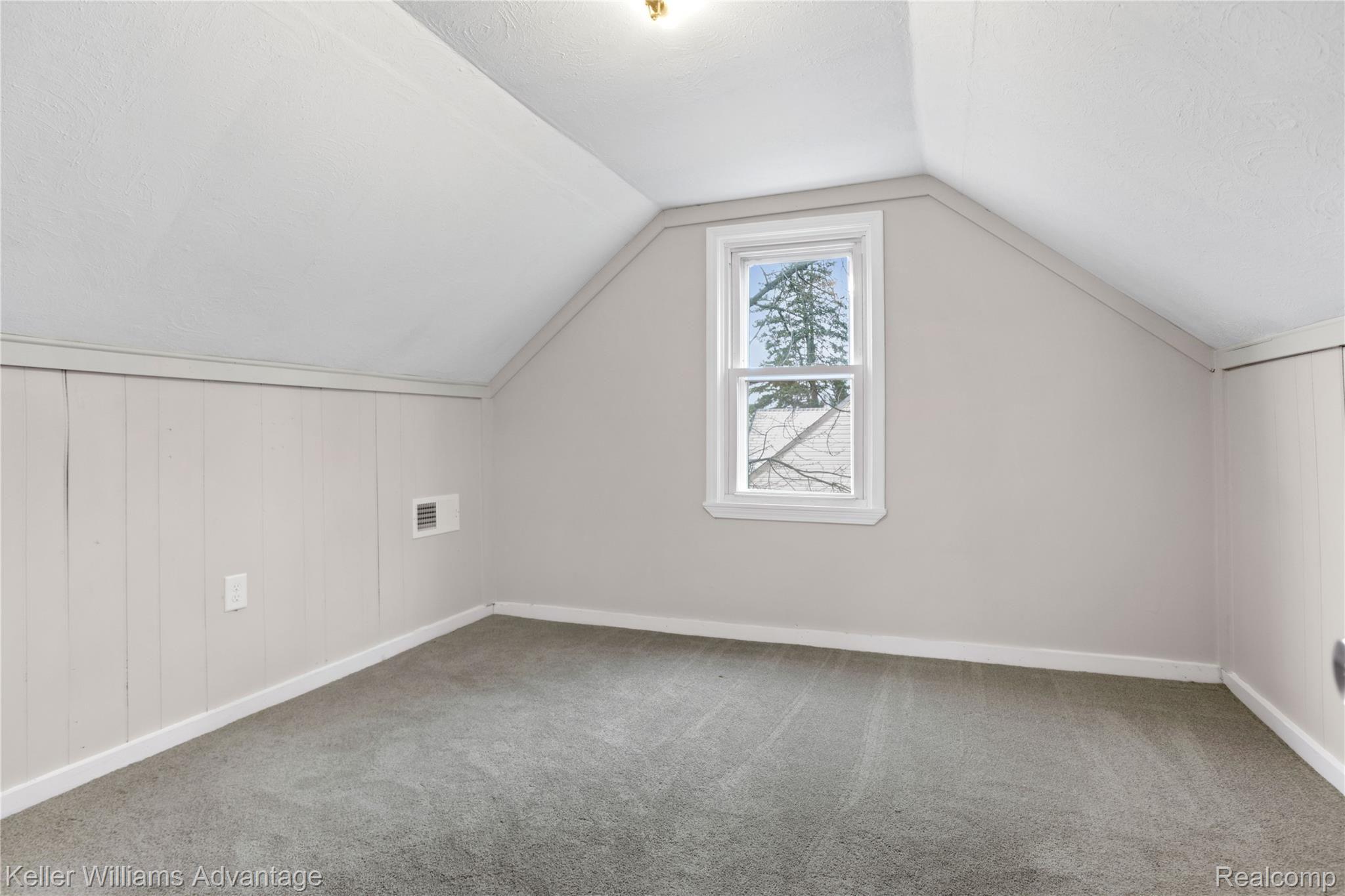 31721 Ecorse Road Romulus, MI 48174 - Photo 19 of 25 Bedroom upstairs