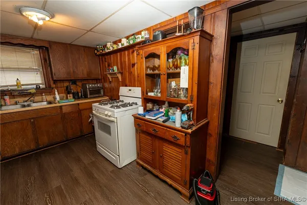 $285,000 | 211 South State Street, Clarksville, IN 47129