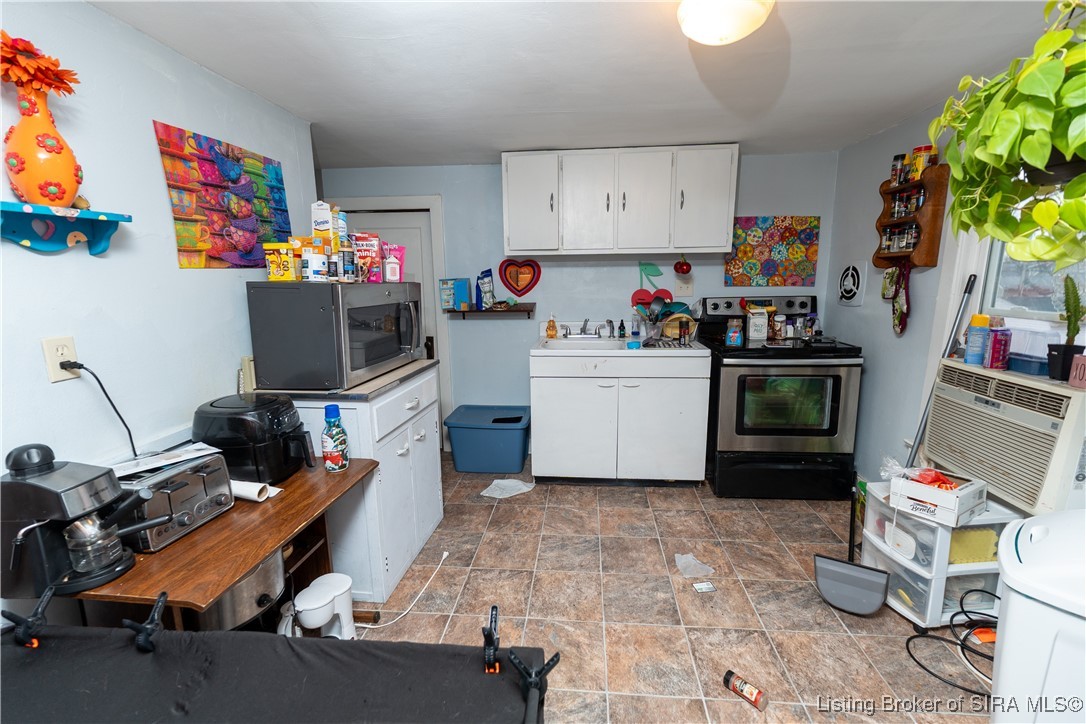 211 South State Street Clarksville, IN 47129 - Photo 13 of 28