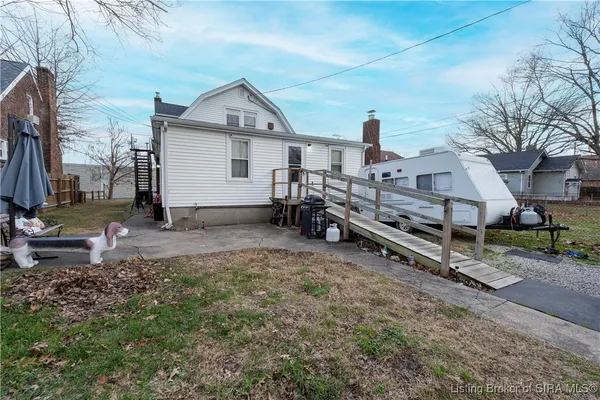 $285,000 | 211 South State Street, Clarksville, IN 47129