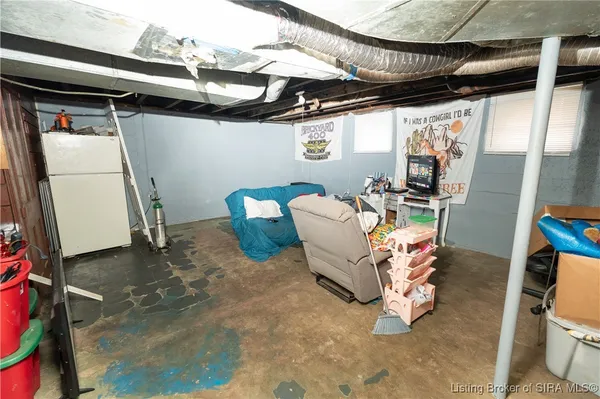 $285,000 | 211 South State Street, Clarksville, IN 47129