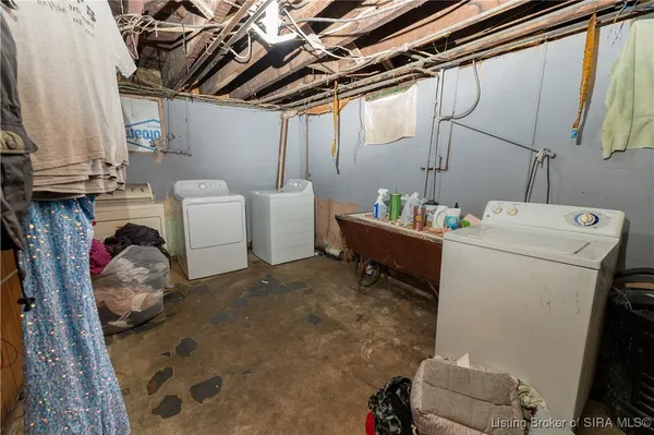 $285,000 | 211 South State Street, Clarksville, IN 47129