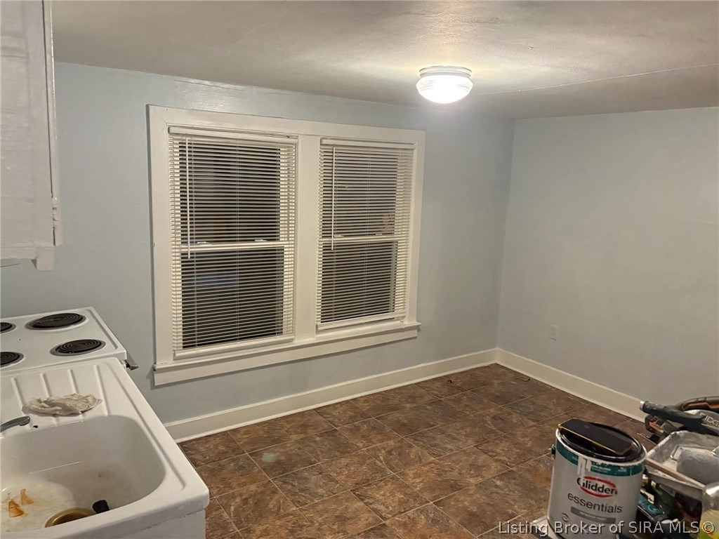 211 South State Street Clarksville, IN 47129 - Photo 6 of 28