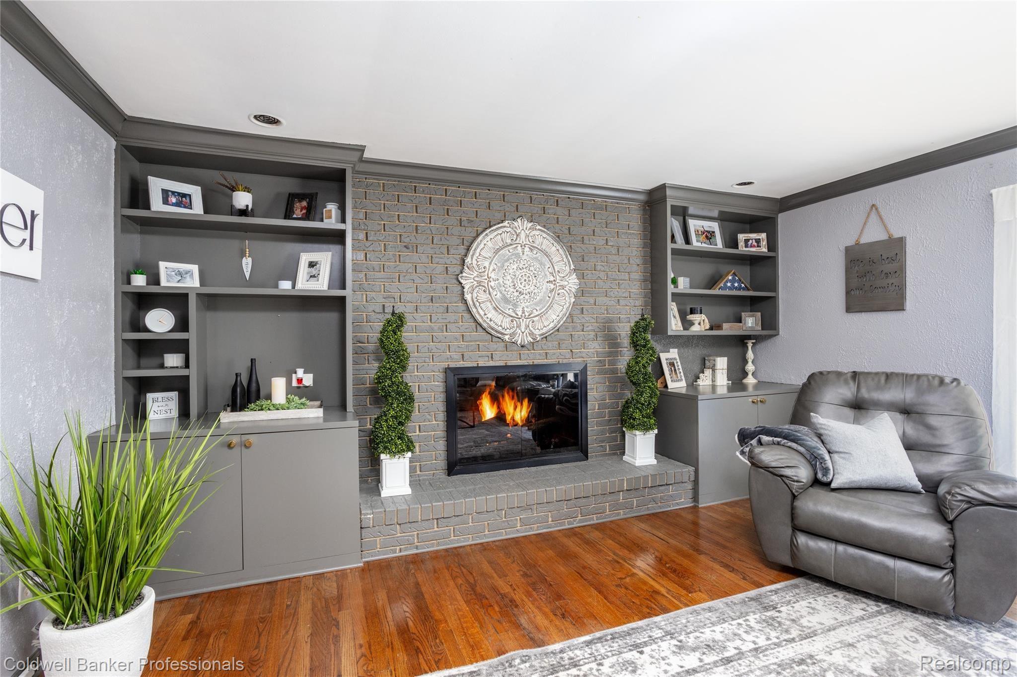 5138 Lake Bluff Road West Bloomfield, MI 48323 - Photo 31 of 54 On point colors