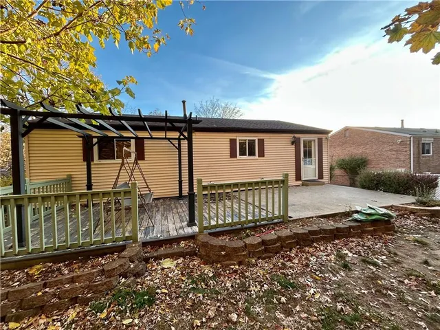 $239,900 | 308 Golden Gate Drive, Verona, PA 15147