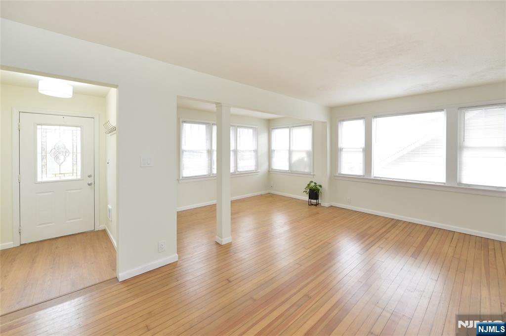 263 Sutton Avenue Hackensack, NJ 07601 - Photo 6 of 29