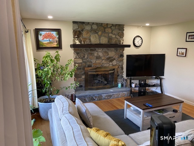 5 Beardsley Road Danbury, CT 06811 - Photo 3 of 10