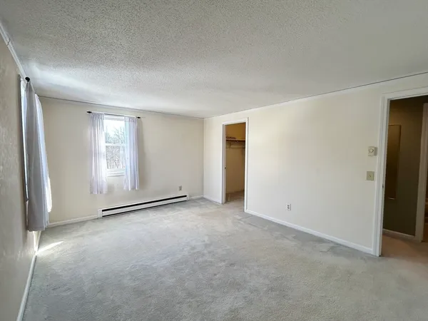 $1,900 | 186 Heritage Drive, Unit 186, Whitinsville, MA 01588