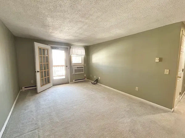 $1,900 | 186 Heritage Drive, Unit 186, Whitinsville, MA 01588