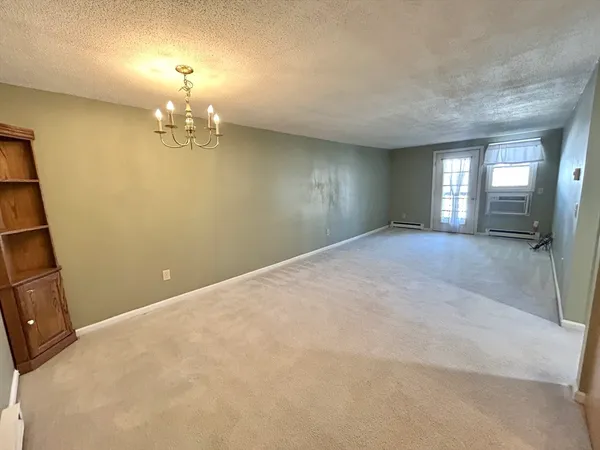 $1,900 | 186 Heritage Drive, Unit 186, Whitinsville, MA 01588