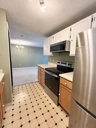 $1,900 | 186 Heritage Drive, Unit 186, Whitinsville, MA 01588