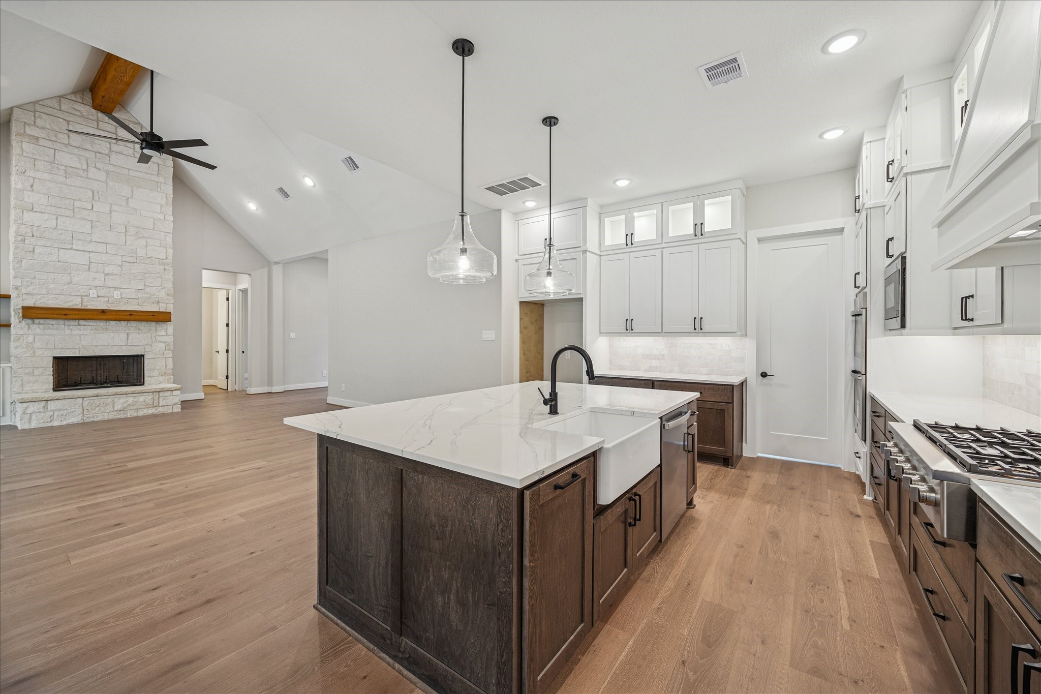 688 Lonestar Road Huntsville, TX 77340 - Photo 12 of 38