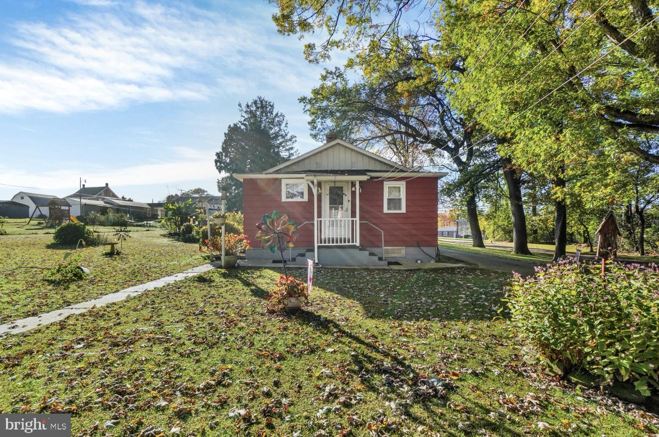 121 Valley Road York, PA 17407 - Photo 4 of 17 Gallery Image 4