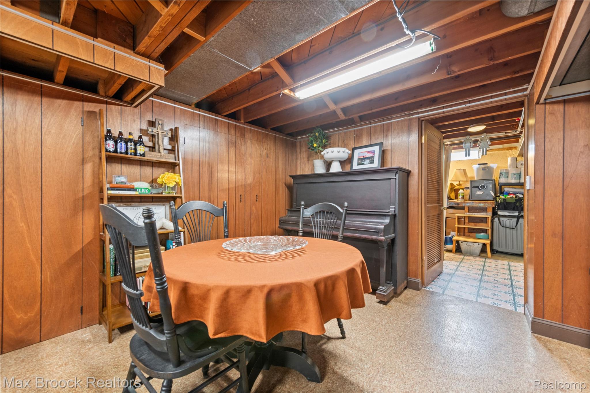 437 Meadow Lane Rochester, MI 48307 - Photo 18 of 41 2969 Woodland Drive-HD Drone Photography-37.jpg