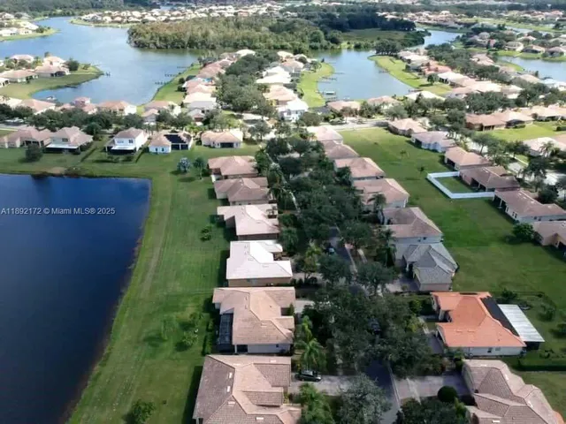$325,000 | 3626 Northwoods Drive, Kissimmee, FL 34746