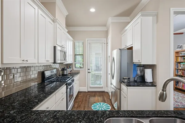 $3,000 | 1114 West 25th Street, Houston, TX 77008
