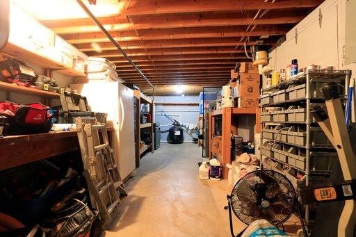 911 Robin Road Ann Arbor, MI 48103 - Photo 45 of 52 Photo 45