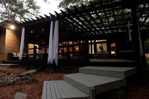 911 Robin Road Ann Arbor, MI 48103 - Photo 8 of 52 Photo 8