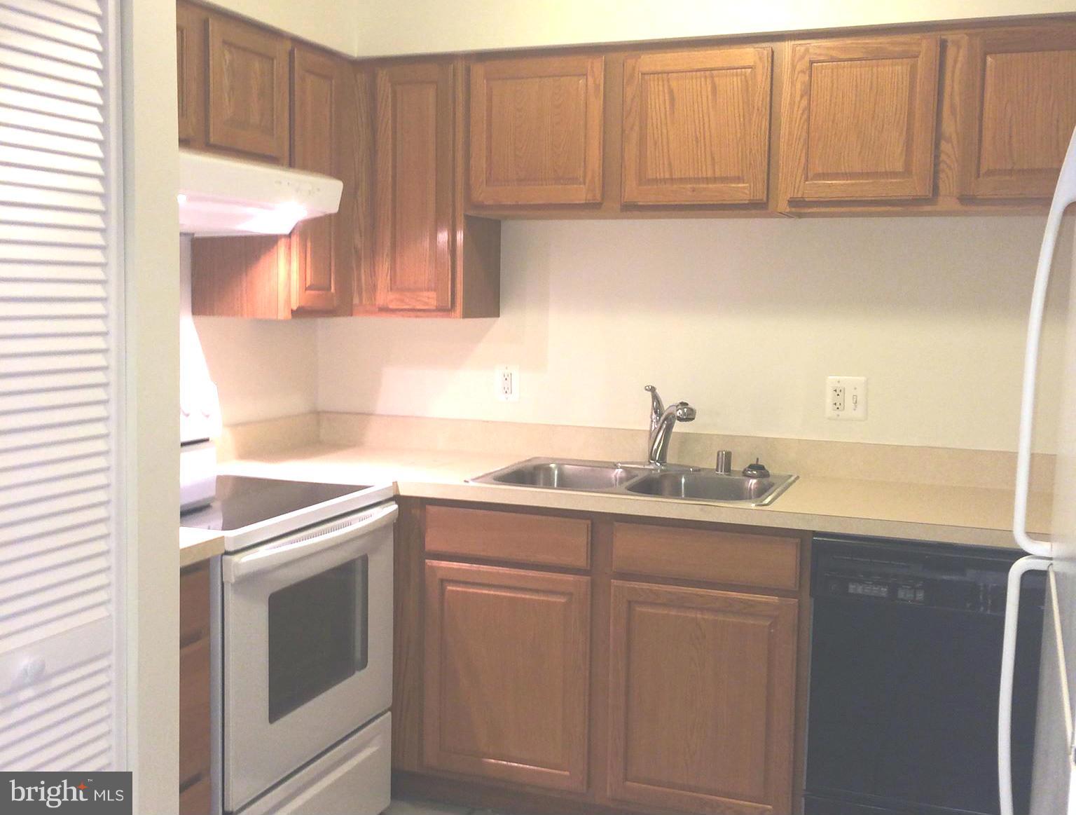 8 Gentry Court Annapolis, MD 21403 - Photo 4 of 10 Kitchen