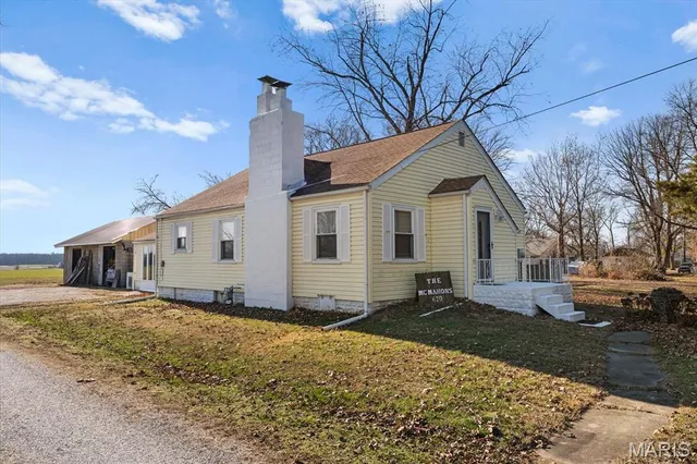 $195,000 | 620 East Reily Street, Marissa, IL 62257