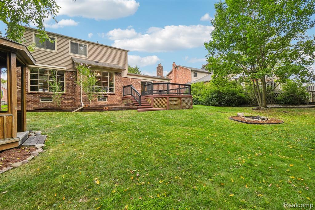 585 Timberline Drive Rochester Hills, MI 48309 - Photo 30 of 38