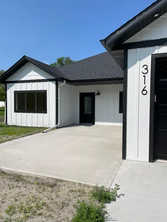 $483,000 | 316 Southwest 4th Avenue Southwest, Hankinson, ND 58041