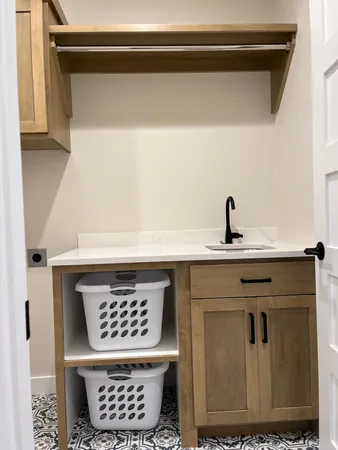 $483,000 | 316 Southwest 4th Avenue Southwest, Hankinson, ND 58041