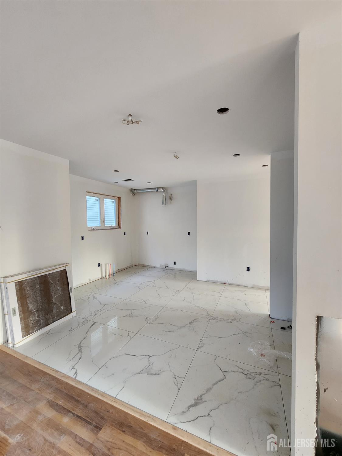 10 Myrtle Street Edison, NJ 08817 - Photo 9 of 10 Gallery Image 9