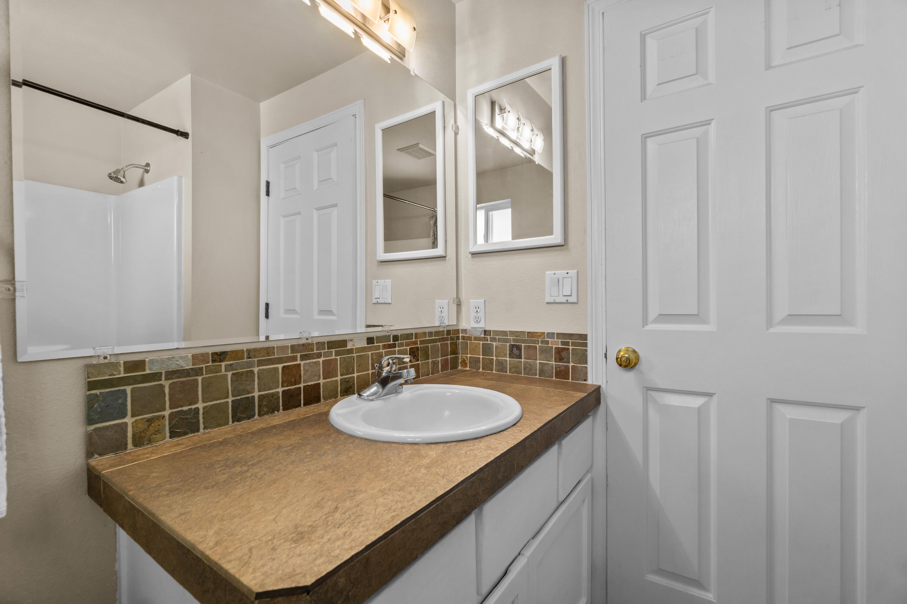 20764 Amber Way Bend, OR 97701 - Photo 16 of 34 17
