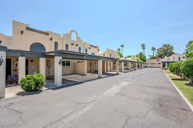 $384,900 | 2223 East Catalina Drive, Phoenix, AZ 85016