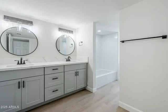 $379,900 | 2223 East Catalina Drive, Phoenix, AZ 85016