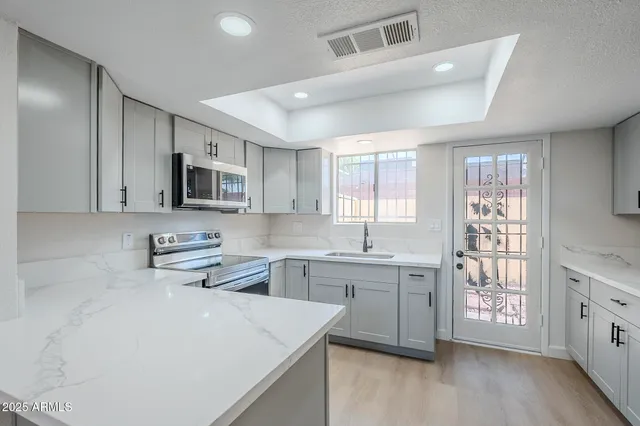 $379,900 | 2223 East Catalina Drive, Phoenix, AZ 85016