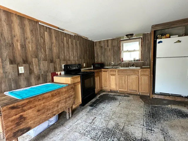 $225,000 | 16 Forgotten Alley, Waterford, ME 04088