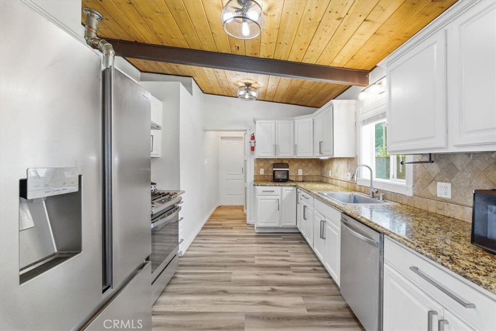 7959 Bothwell Road Reseda, CA 91335 - Photo 6 of 59