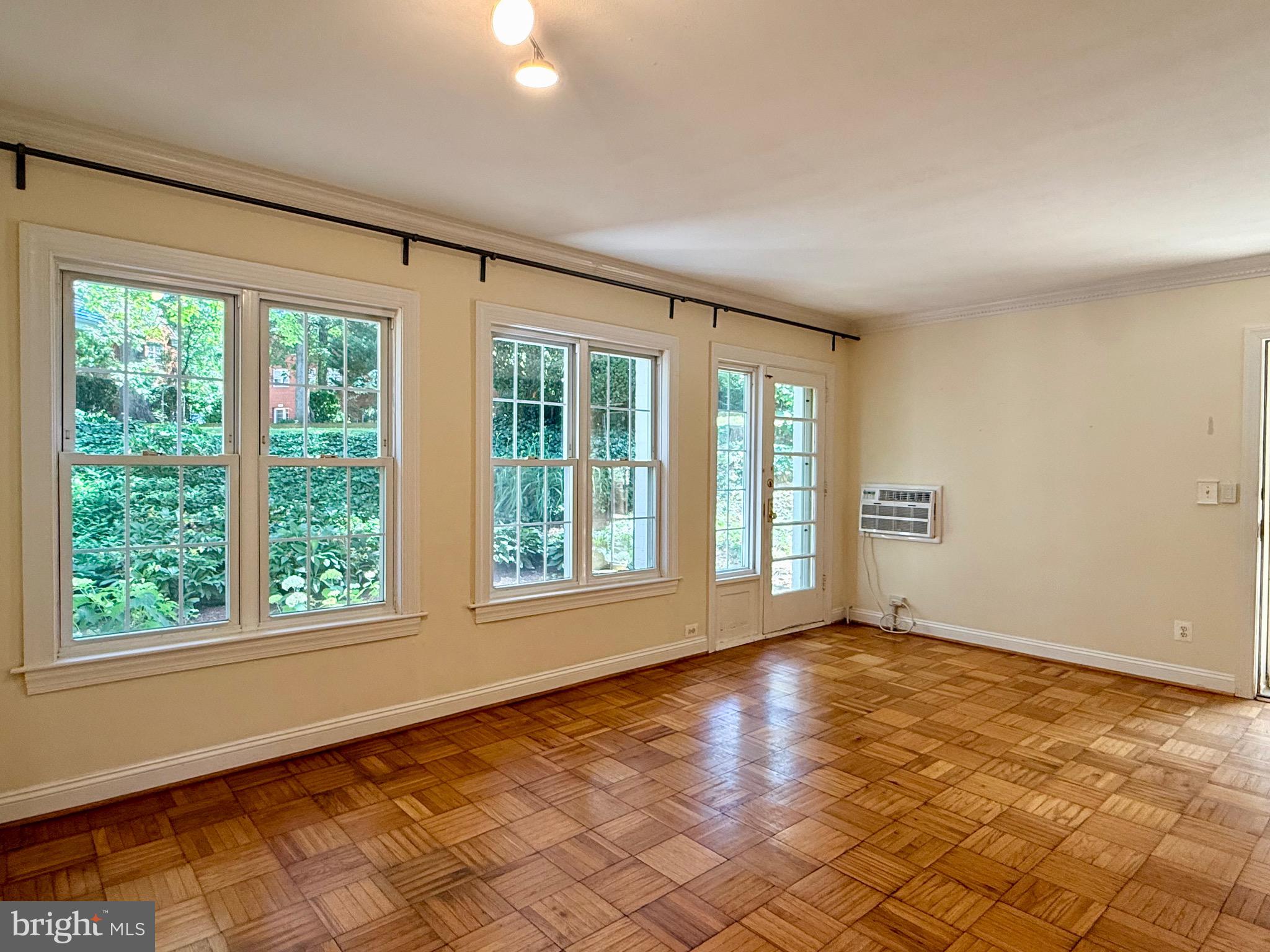 1628 Ripon Place Alexandria, VA 22302 - Photo 4 of 21 Wall of windows and door to patio