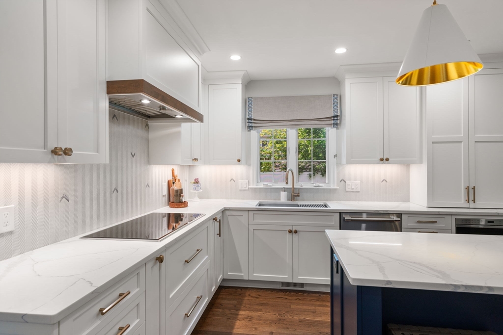 153 Valley Road Needham, MA 02492 - Photo 8 of 35 Gallery Image 8
