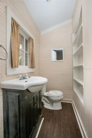 $445,000 | 206 West Wisconsin Avenue, DeLand, FL 32720