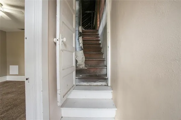 $445,000 | 206 West Wisconsin Avenue, DeLand, FL 32720