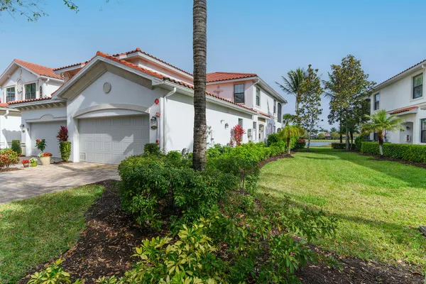 $450,000 | 3169 Aviamar Circle, Unit 102, Naples, FL 34114