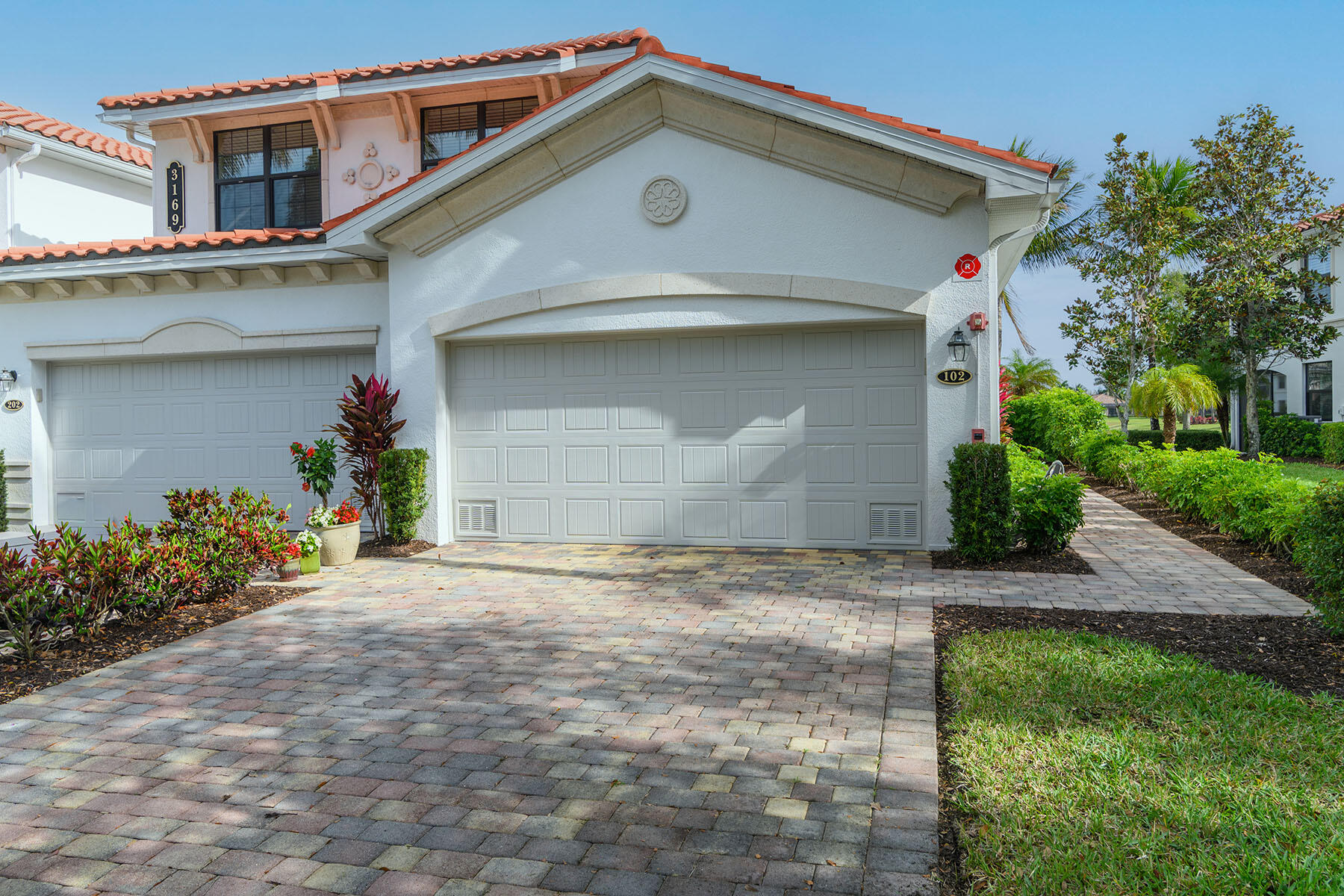 3169 Aviamar Circle, Unit 102 Naples, FL 34114 - Photo 3 of 37 226012217aa